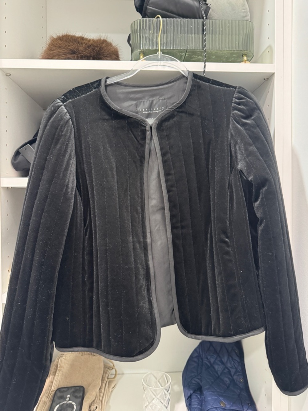 Sanctuary Quilted Velvet Open-Front Jacket - Charcoal - Picture 4 of 5